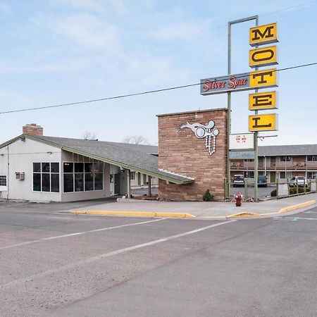 Oyo Silver Spur Burns Hwy 20 Exterior photo