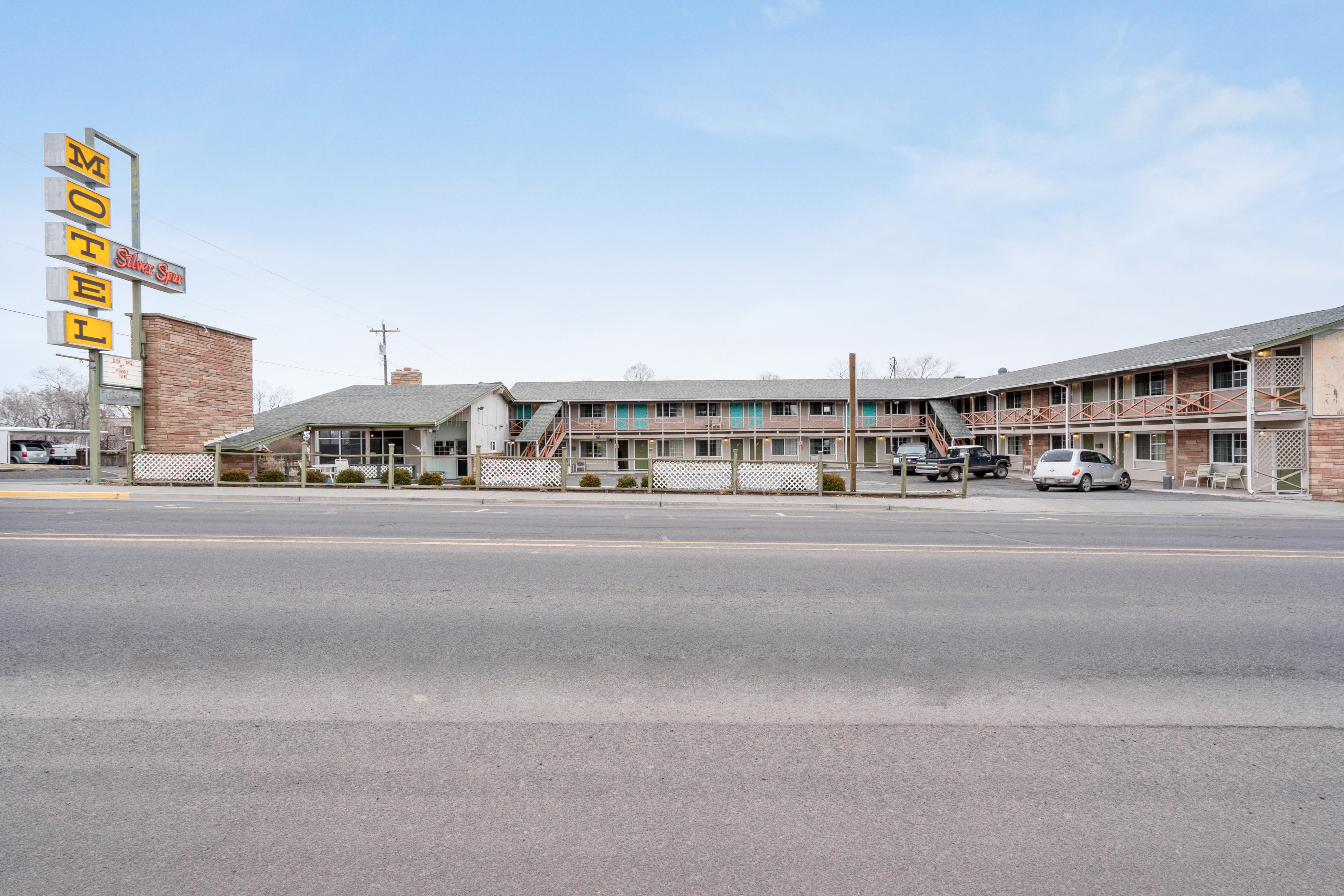 Oyo Silver Spur Burns Hwy 20 Exterior photo